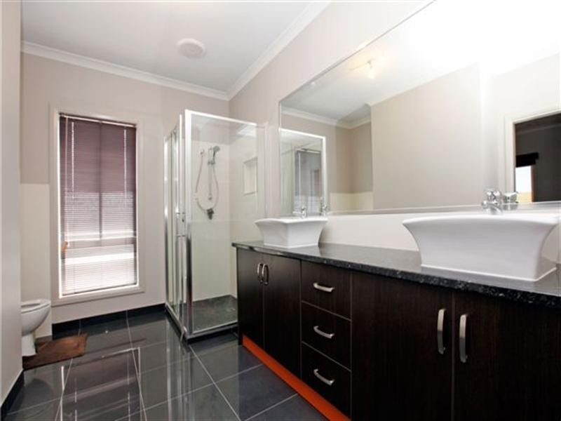 11 Conservation Drive, Craigieburn VIC 3064