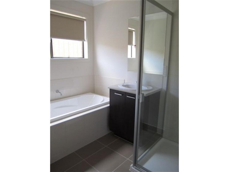 111 Golfview Drive, Craigieburn VIC 3064