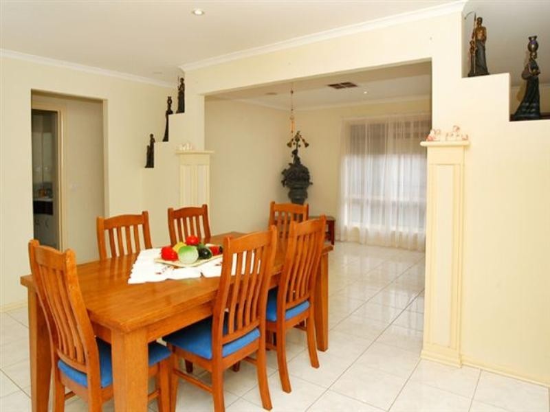 38 Broadway Street, Roxburgh Park VIC 3064