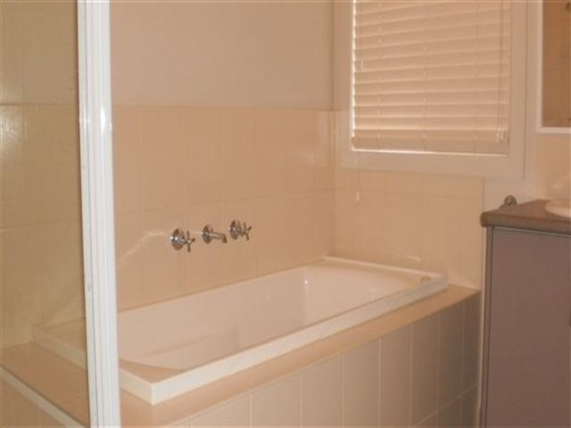 99 Cradle Mountain Drive, Craigieburn VIC 3064