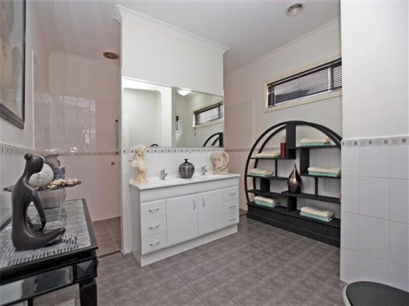 111 Royal Terrace, Craigieburn VIC 3064