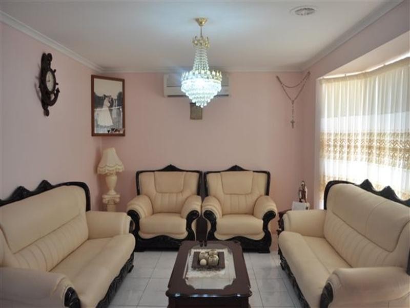 3 Yarcombe Crescent, Craigieburn VIC 3064