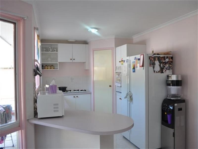 3 Yarcombe Crescent, Craigieburn VIC 3064