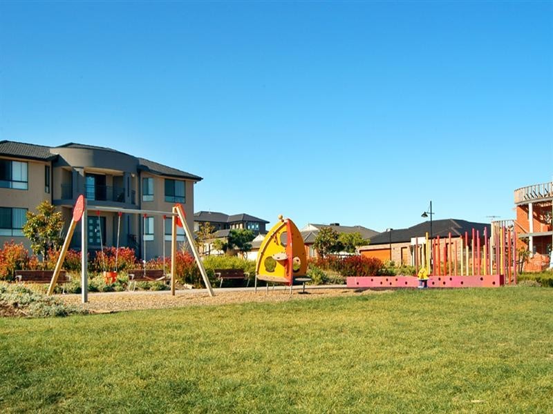 6 Earl Grove, Craigieburn VIC 3064