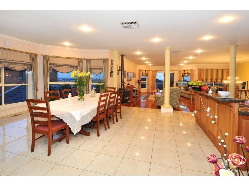 18 Excelsior Heights, Craigieburn VIC 3064