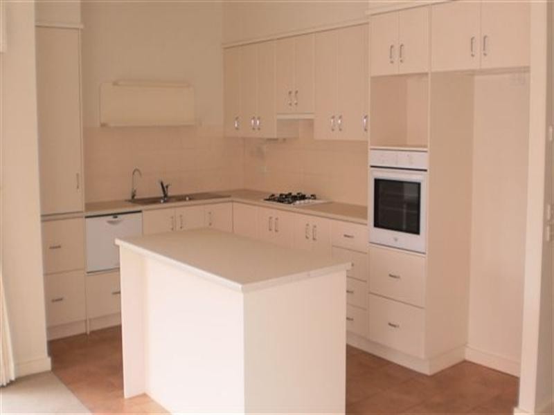 24 Branchilly Drive, Roxburgh Park VIC 3064