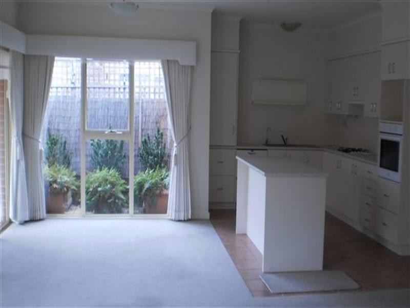 24 Branchilly Drive, Roxburgh Park VIC 3064