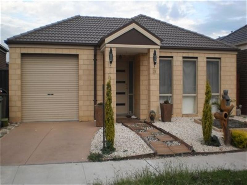 75 Mareeba Way, Craigieburn VIC 3064