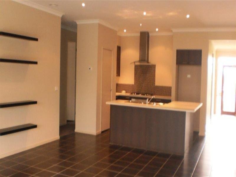 10 Madison Street, Craigieburn VIC 3064