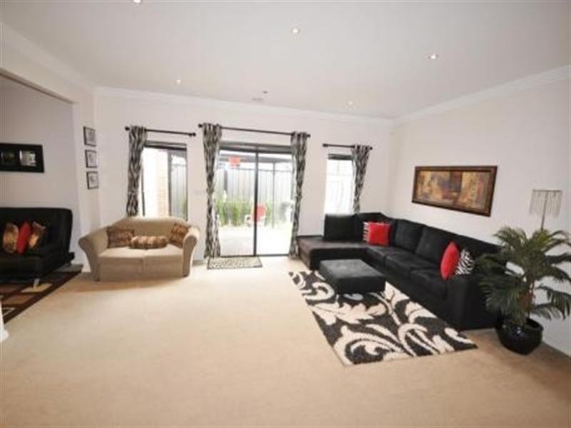 16 Brighton Place, Craigieburn VIC 3064