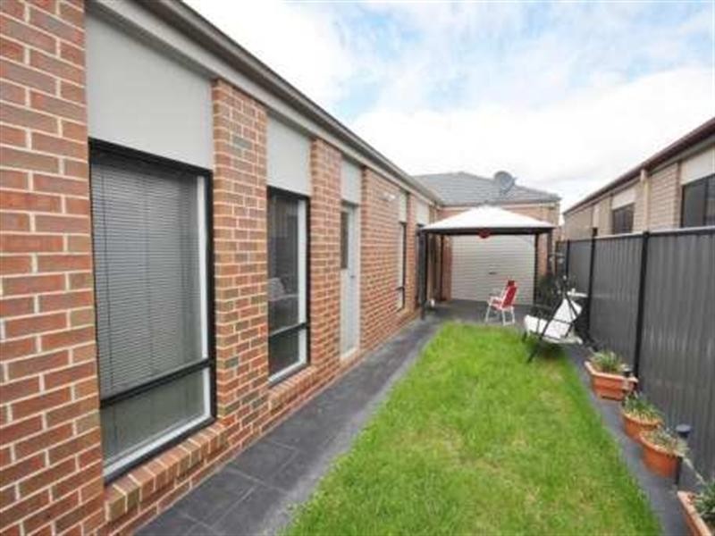 16 Brighton Place, Craigieburn VIC 3064