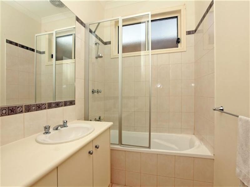 25 Grenville Terrace, Roxburgh Park VIC 3064