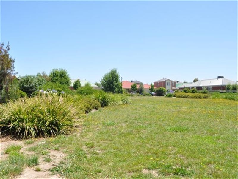 18 Brecon Nook, Craigieburn VIC 3064