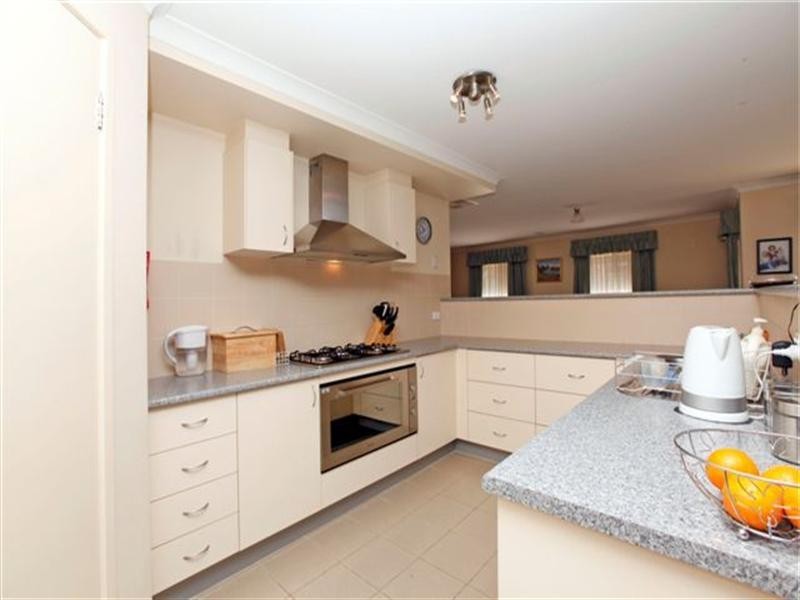 20 Gippsland Way, Craigieburn VIC 3064