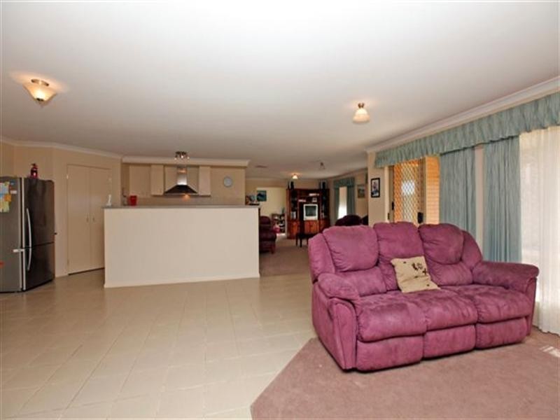 20 Gippsland Way, Craigieburn VIC 3064