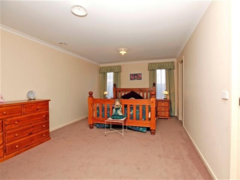 20 Gippsland Way, Craigieburn VIC 3064