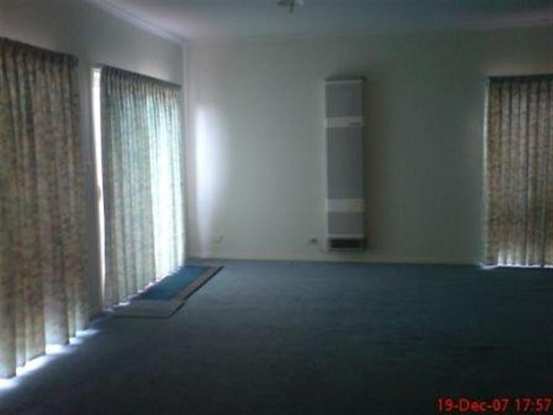 24 Willmott Drive, Craigieburn VIC 3064