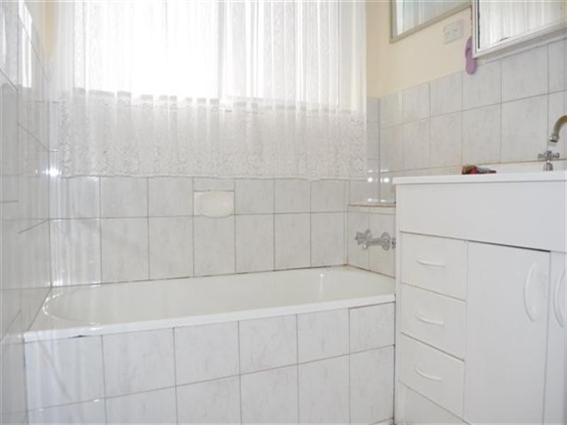 6 Yinnar Street, Dallas VIC 3047