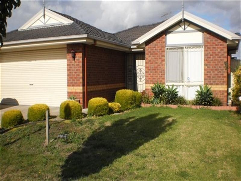 8 Bertrand Court, Craigieburn VIC 3064