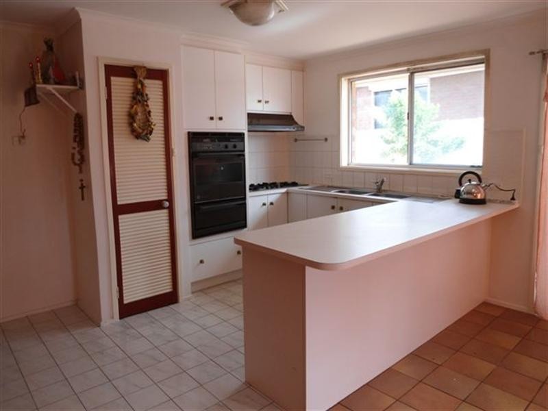 21 Cassinia Crescent, Meadow Heights VIC 3048