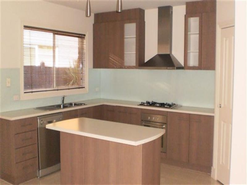 14 Scarborough Terrace, Craigieburn VIC 3064