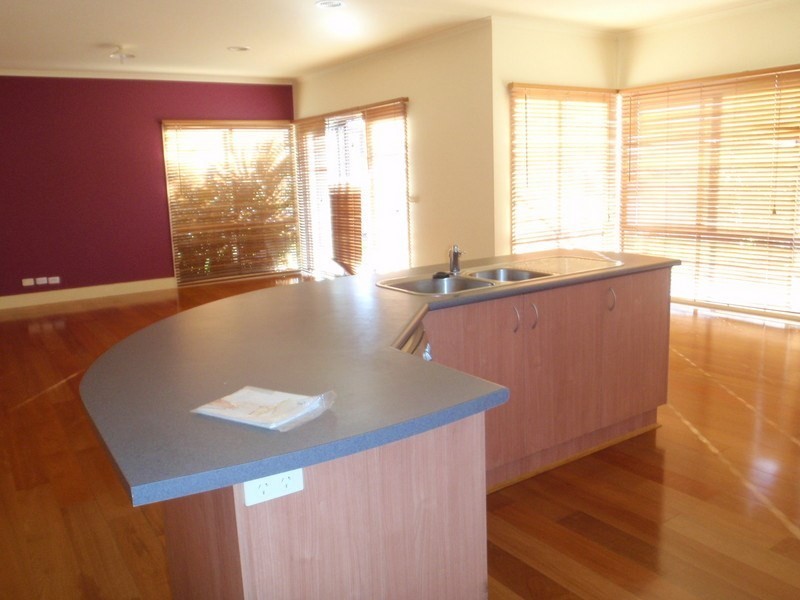 1 Bay Meadow Green, Craigieburn VIC 3064