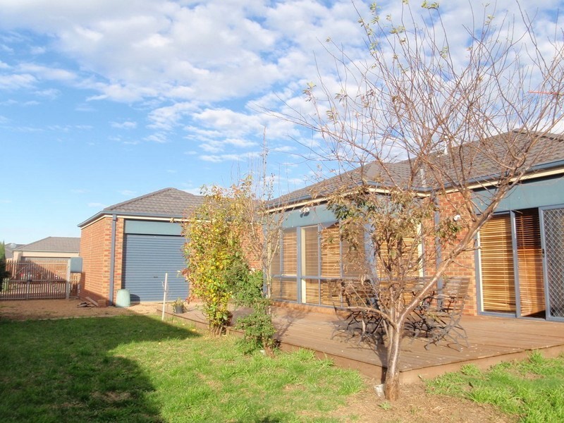 1 Bay Meadow Green, Craigieburn VIC 3064