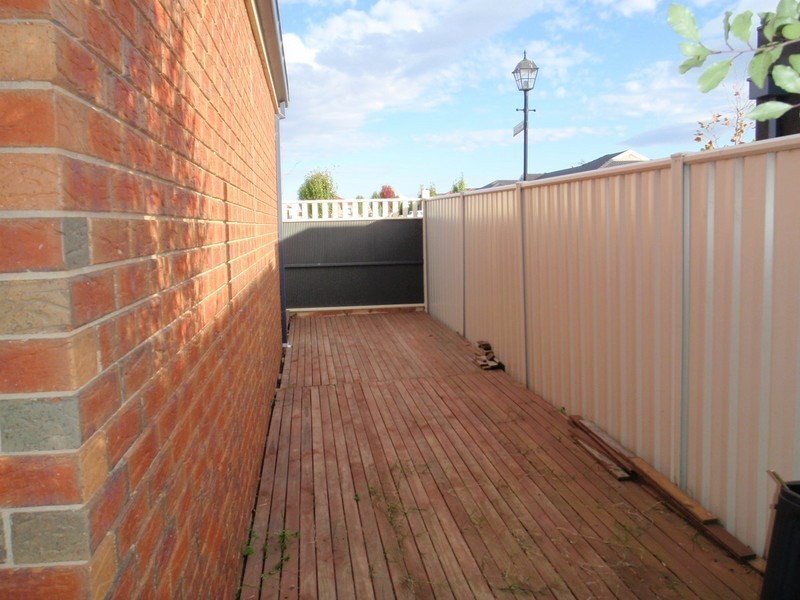 1 Bay Meadow Green, Craigieburn VIC 3064