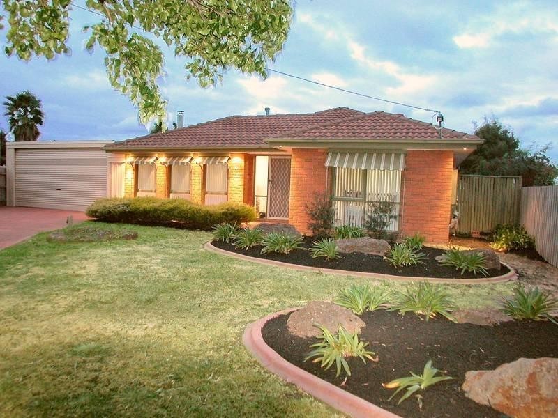 10 Yatton Place, Craigieburn VIC 3064