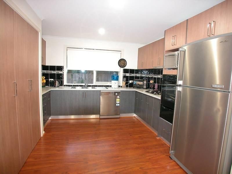 10 Yatton Place, Craigieburn VIC 3064