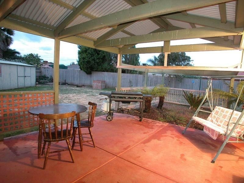 10 Yatton Place, Craigieburn VIC 3064