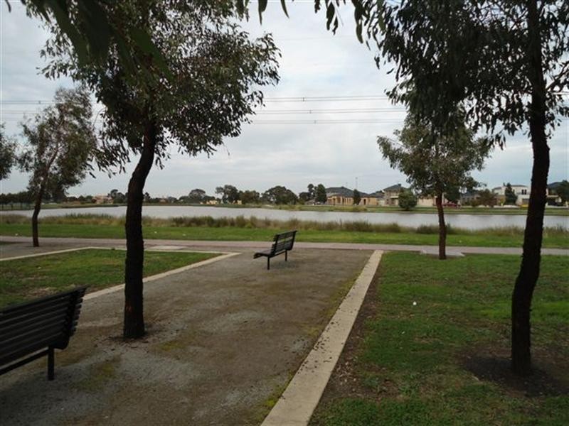 14 Viewbank Circuit, Roxburgh Park VIC 3064