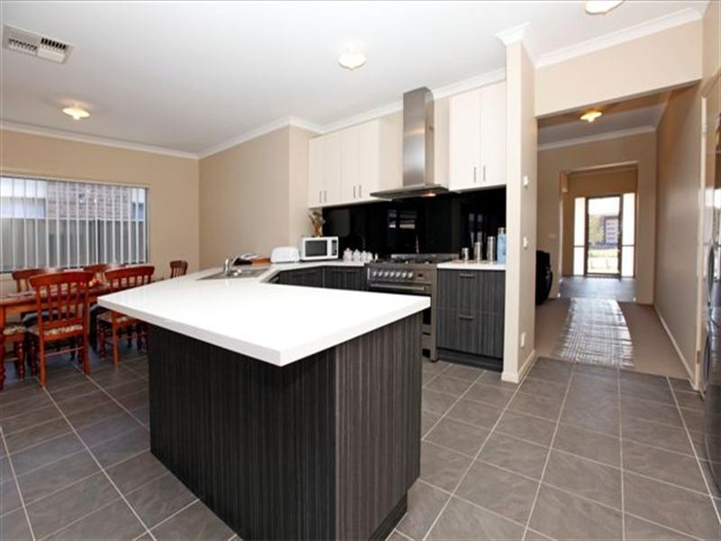41 Brummel Street, Craigieburn VIC 3064