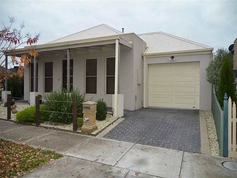 36 Chelsworth Loop, Craigieburn VIC 3064