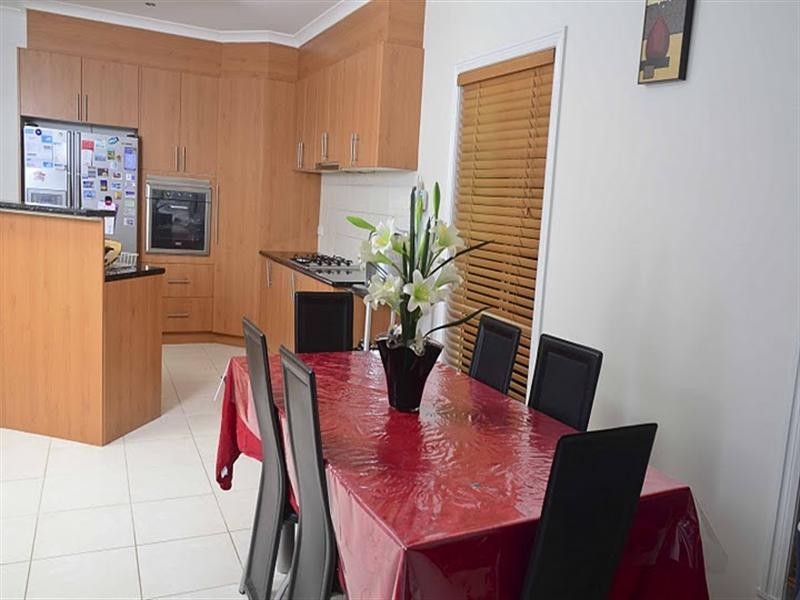 36 Chelsworth Loop, Craigieburn VIC 3064