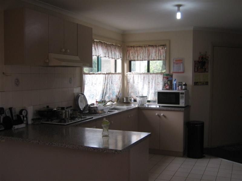 18 Brecon Nook, Craigieburn VIC 3064