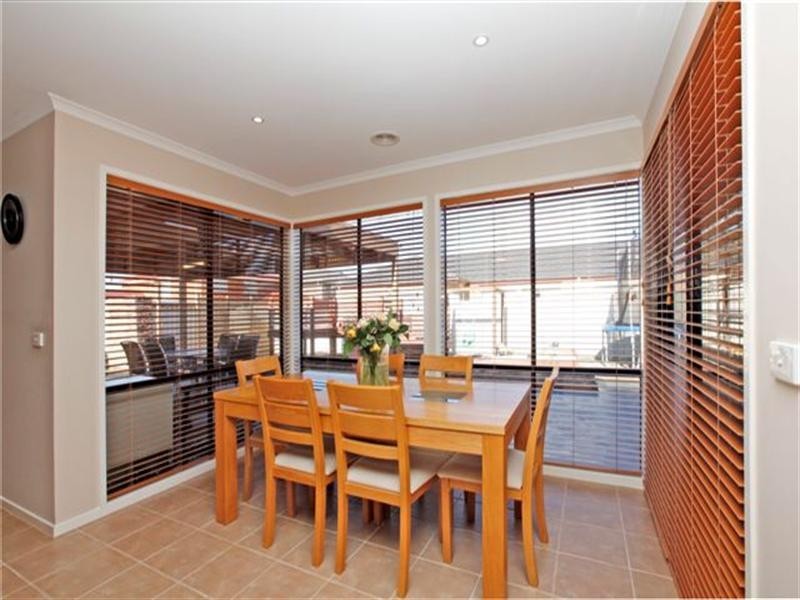 16 Mosman Way, Craigieburn VIC 3064