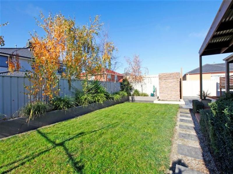 16 Mosman Way, Craigieburn VIC 3064