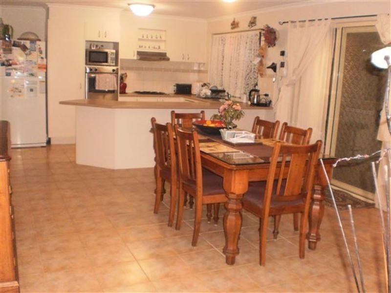 8 Bertrand Court, Craigieburn VIC 3064