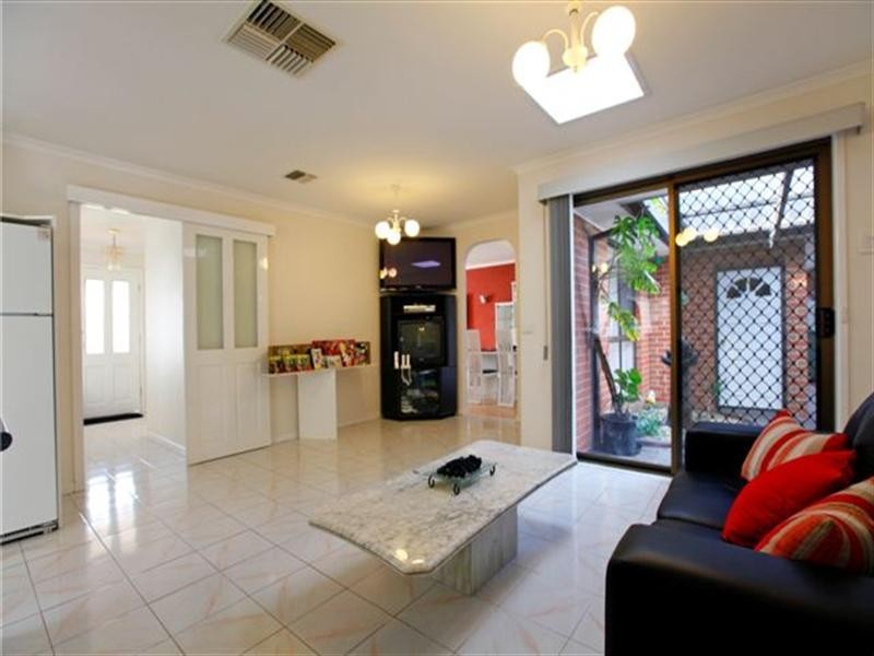 32 Amesbury Avenue, Craigieburn VIC 3064