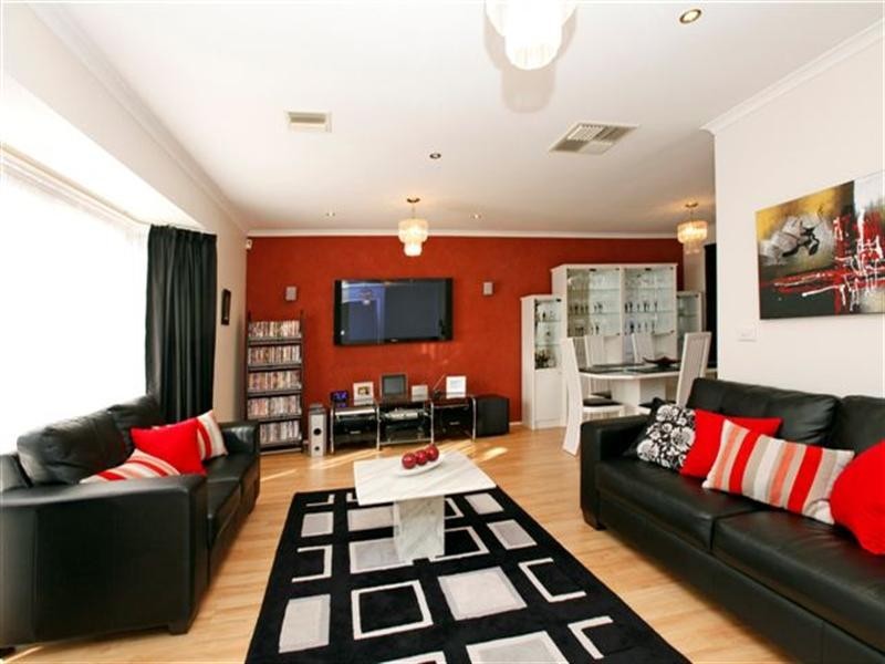 32 Amesbury Avenue, Craigieburn VIC 3064