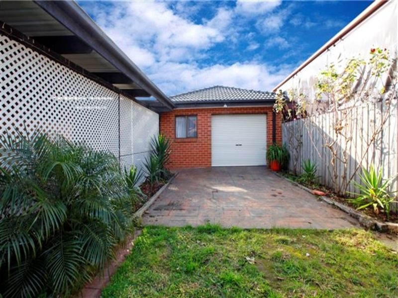 32 Amesbury Avenue, Craigieburn VIC 3064