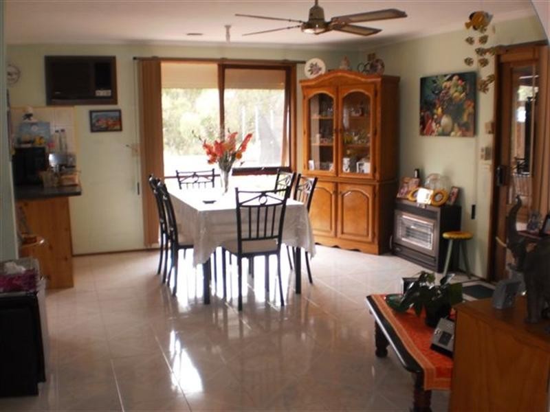 25 Mitford Crescent, Craigieburn VIC 3064