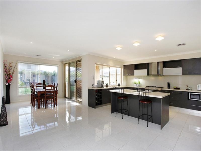 25 Whitewater Court, Sandhurst VIC 3977