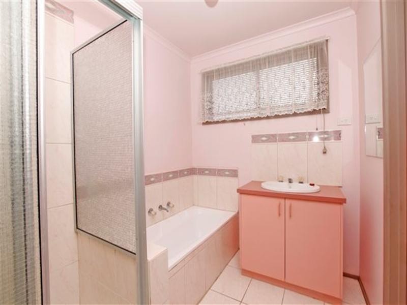 7 Flowers Close, Roxburgh Park VIC 3064