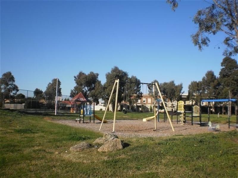 7 Flowers Close, Roxburgh Park VIC 3064