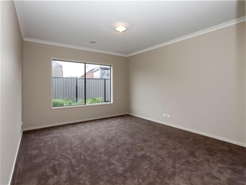 54 Bridgehaven Way, Craigieburn VIC 3064