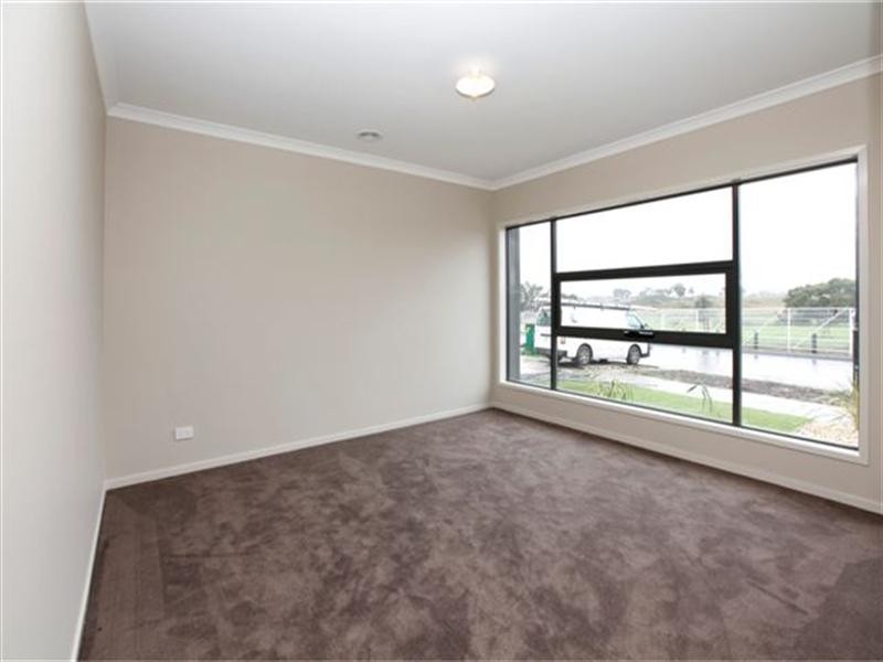 54 Bridgehaven Way, Craigieburn VIC 3064