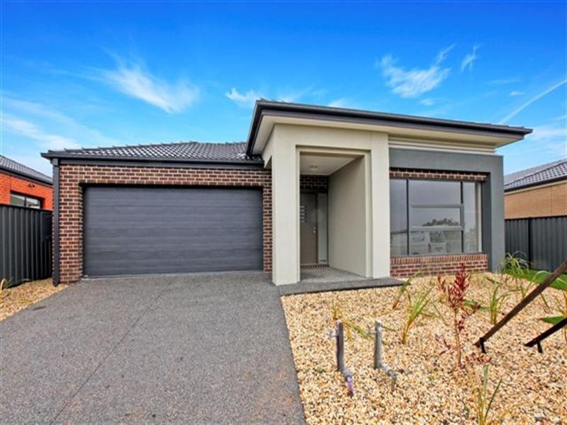 54 Bridgehaven Way, Craigieburn VIC 3064