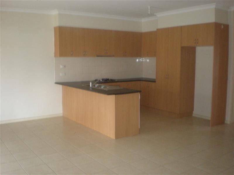 96 Hayfield Road, Roxburgh Park VIC 3064